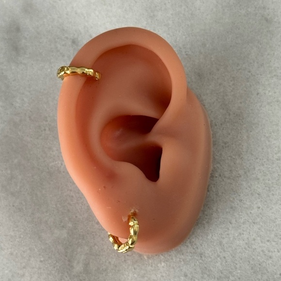 Gold Bamboo Huggie Hoop Earrings
Brand New - Picture 2 of 4